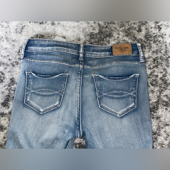 Y2k low rise Abercrombie & Fitch Skinny Jeans Light Wash Size: 2 Short (25) - Picture 3 of 7